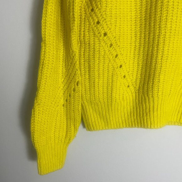 GAP Brushed Wool-Blend Pointelle Crewneck Knit Sweater Size S in Yellow - Picture 5 of 8